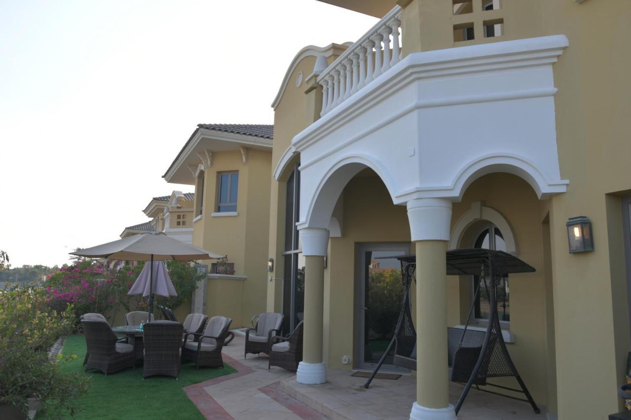 Chic 4Br Villa With Assistant Room And Private Pool On Palm Jumeirah By Deluxe Holiday Homes Дубай Екстериор снимка