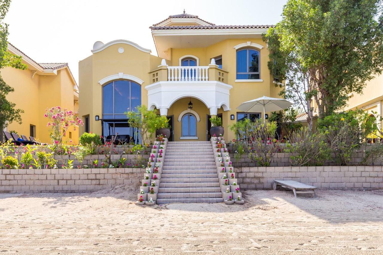 Chic 4Br Villa With Assistant Room And Private Pool On Palm Jumeirah By Deluxe Holiday Homes Дубай Екстериор снимка